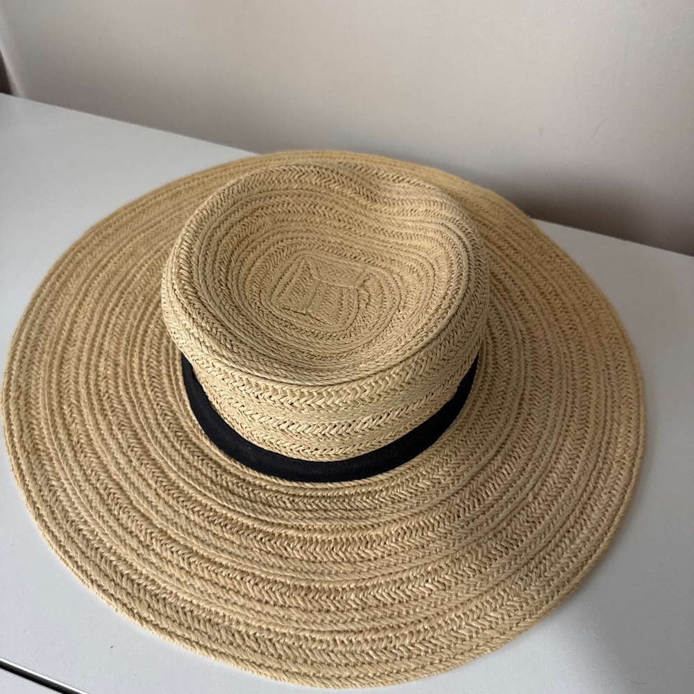 Universal Thread sun hat.